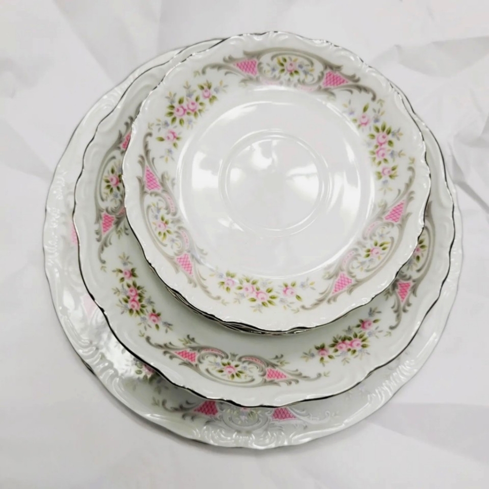 StyleHouse Pompadour Fine China 11 piece set